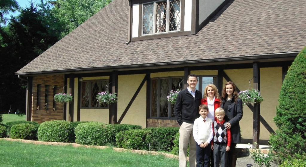 İrlanda'da lise eğitimi alırken aile yanında konaklayabilirsiniz. Aile yanı konaklama hizmeti veren bir aile